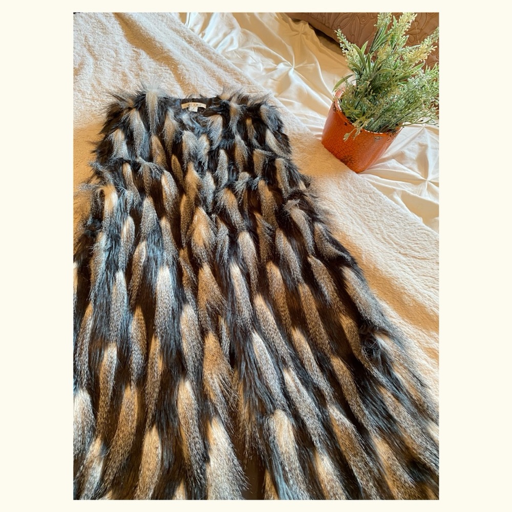 Miami Faux Fur Vest - Picture 3 of 6
